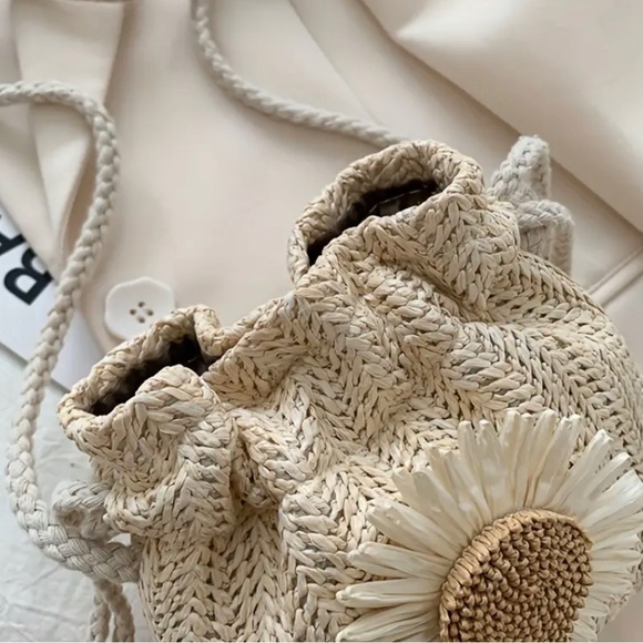 Boho Stylish And Convenient Woven Shoulder Bag With Flower Decoration Khaki - Picture 8 of 10